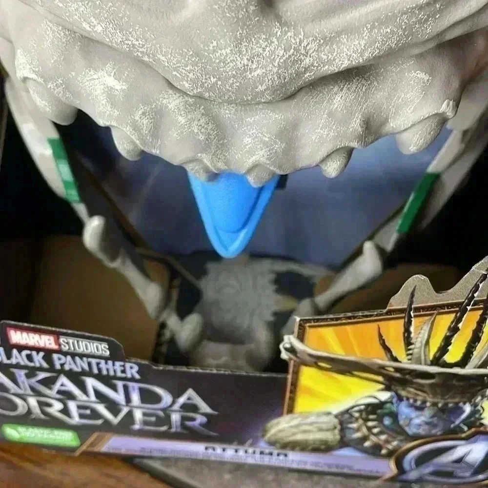 Hasbro Marvel Mask - Picture 3 of 10